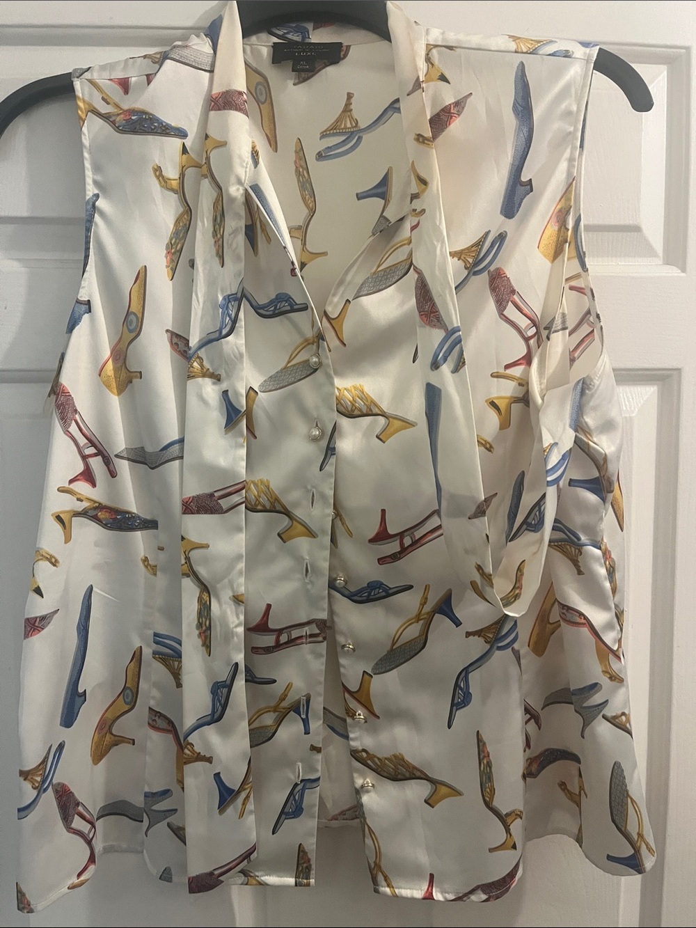 Vintage Tahari ivory Satin Sleeveless Shell with Multicolor Shoe Print